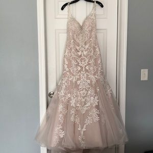 Gorgeous Essense of Australia wedding gown